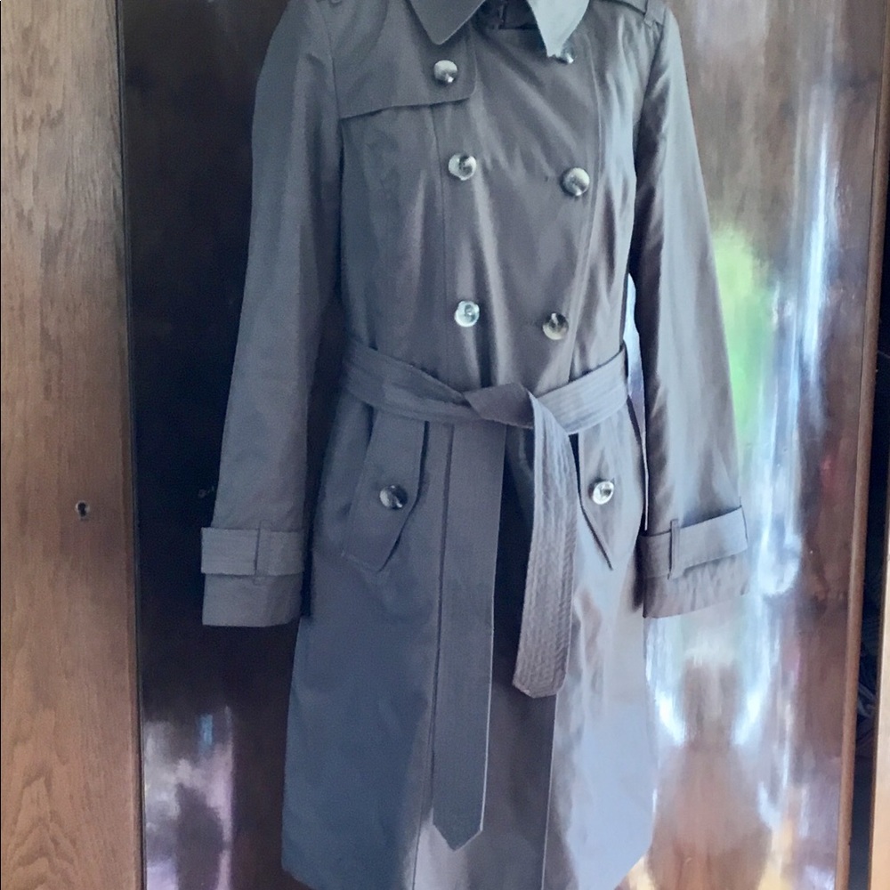 London Fog Trench Coat - Picture 2 of 8
